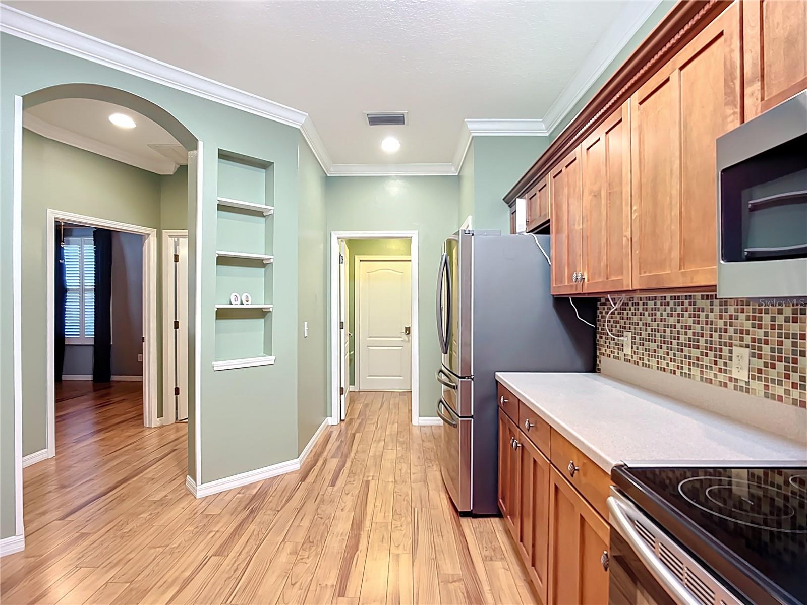 Image 16 of 52 For 15733 Phoebepark Avenue