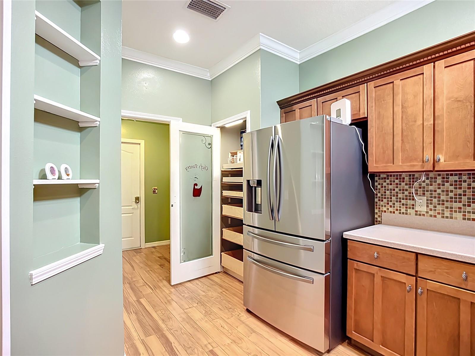 Image 17 of 52 For 15733 Phoebepark Avenue