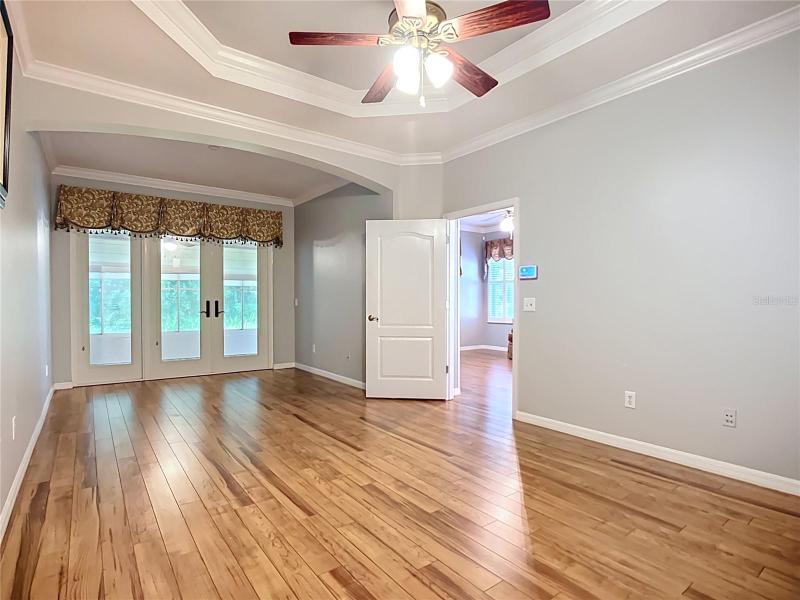 Image 18 of 52 For 15733 Phoebepark Avenue