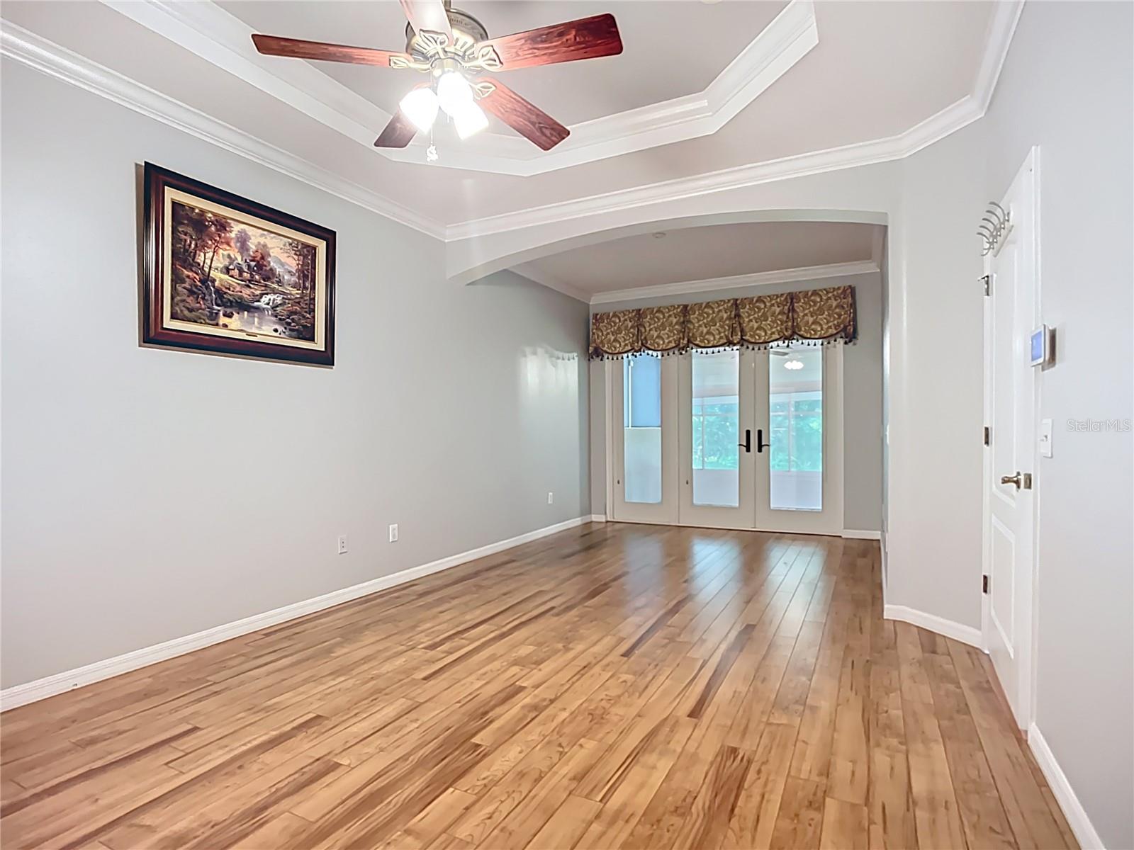 Image 19 of 52 For 15733 Phoebepark Avenue