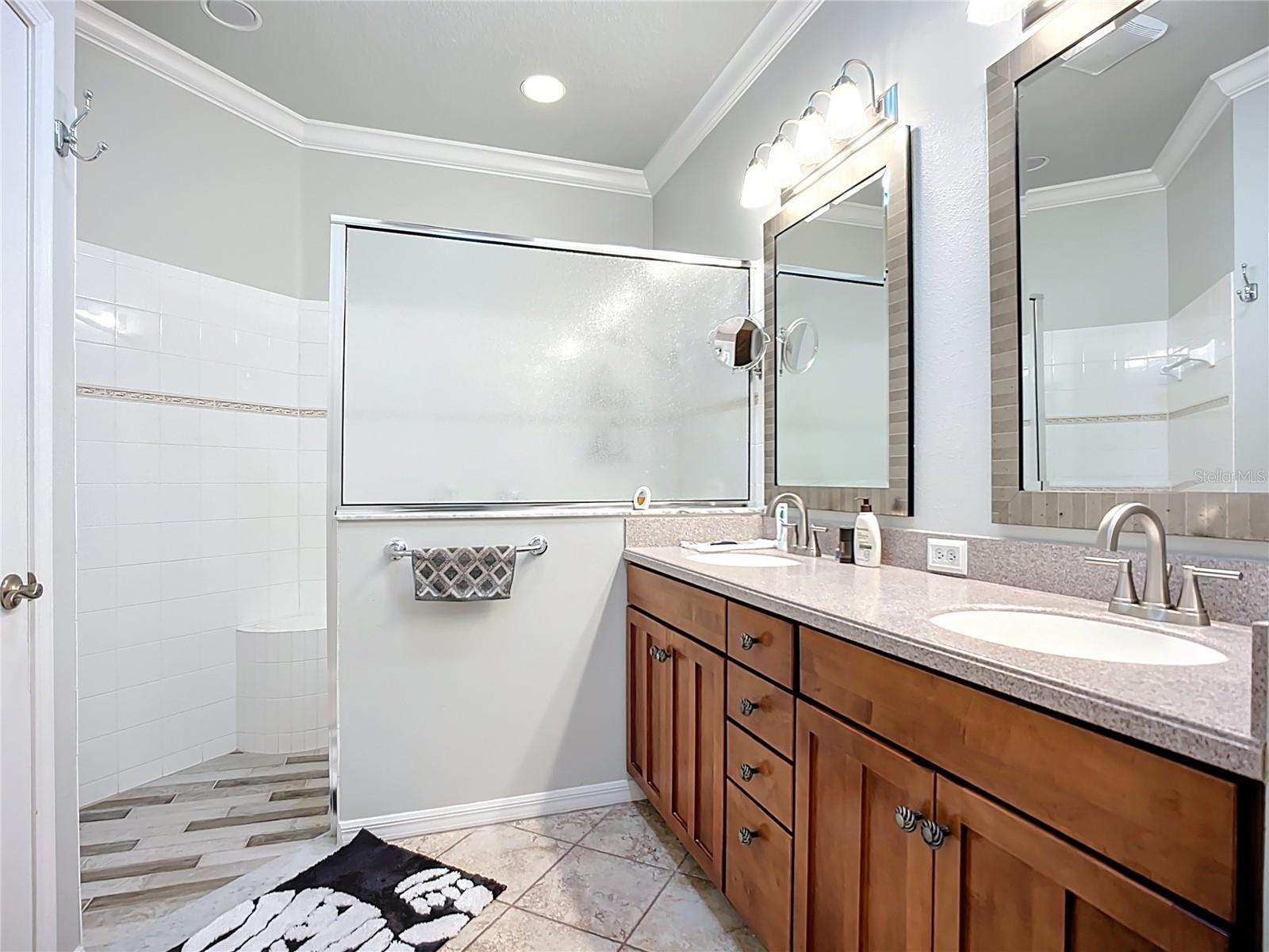 Image 22 of 52 For 15733 Phoebepark Avenue