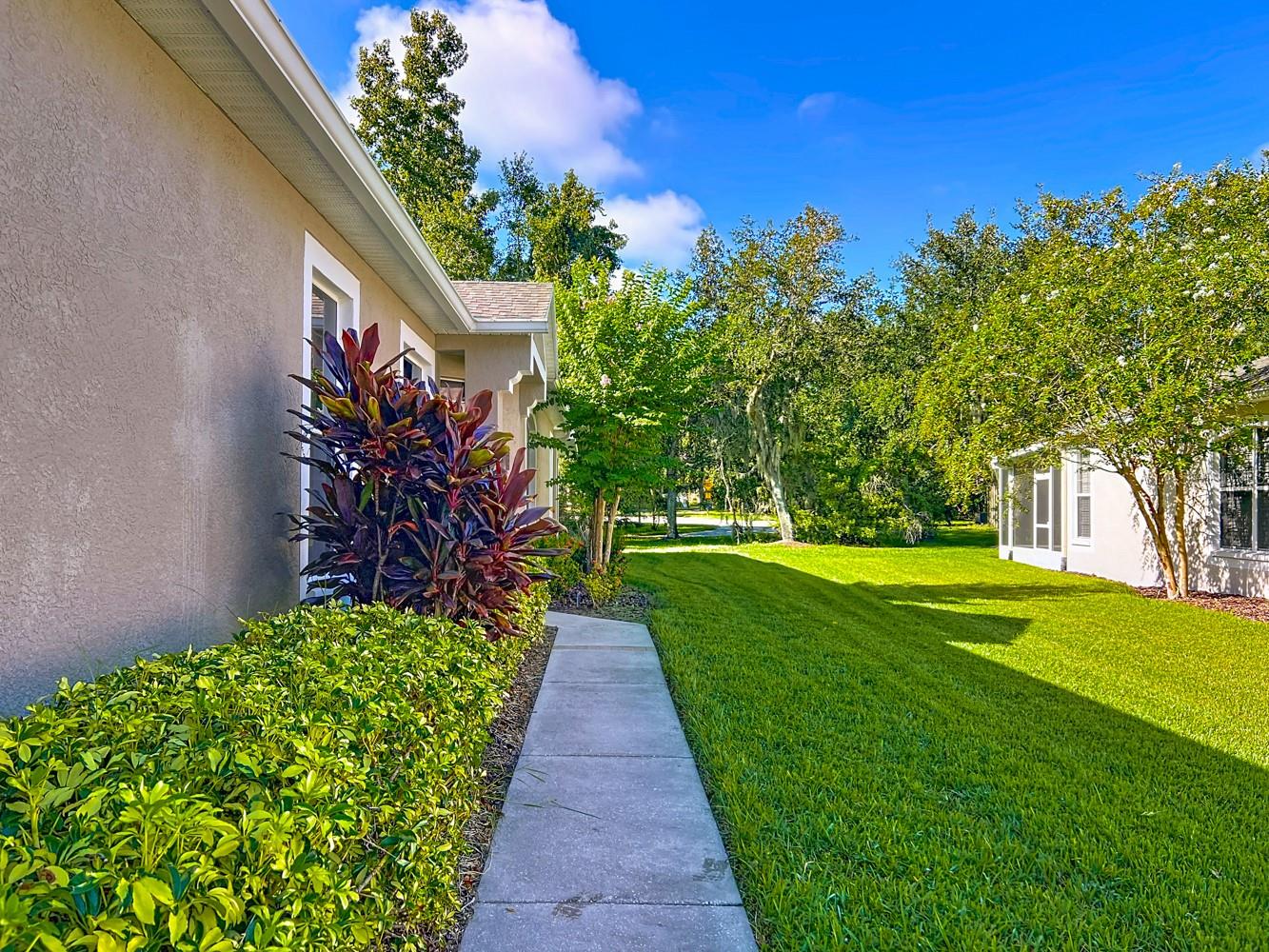 Image 3 of 52 For 15733 Phoebepark Avenue