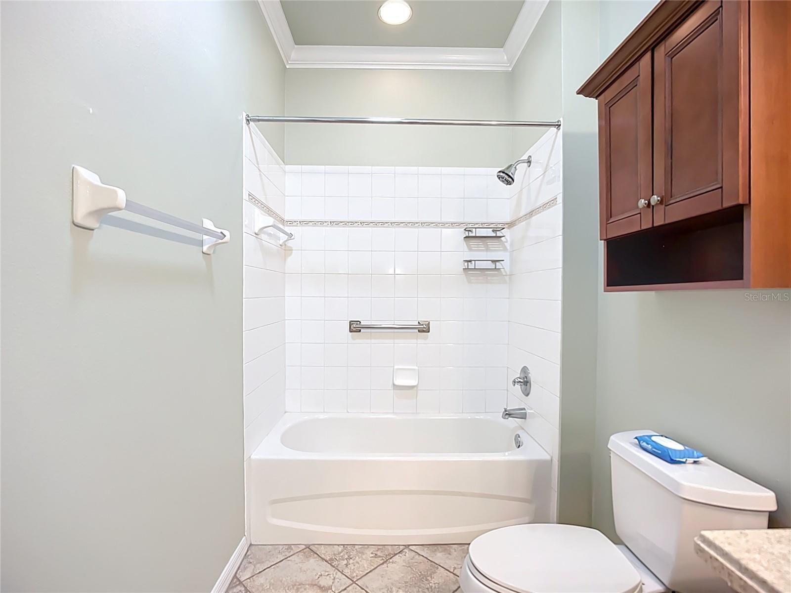 Image 31 of 52 For 15733 Phoebepark Avenue