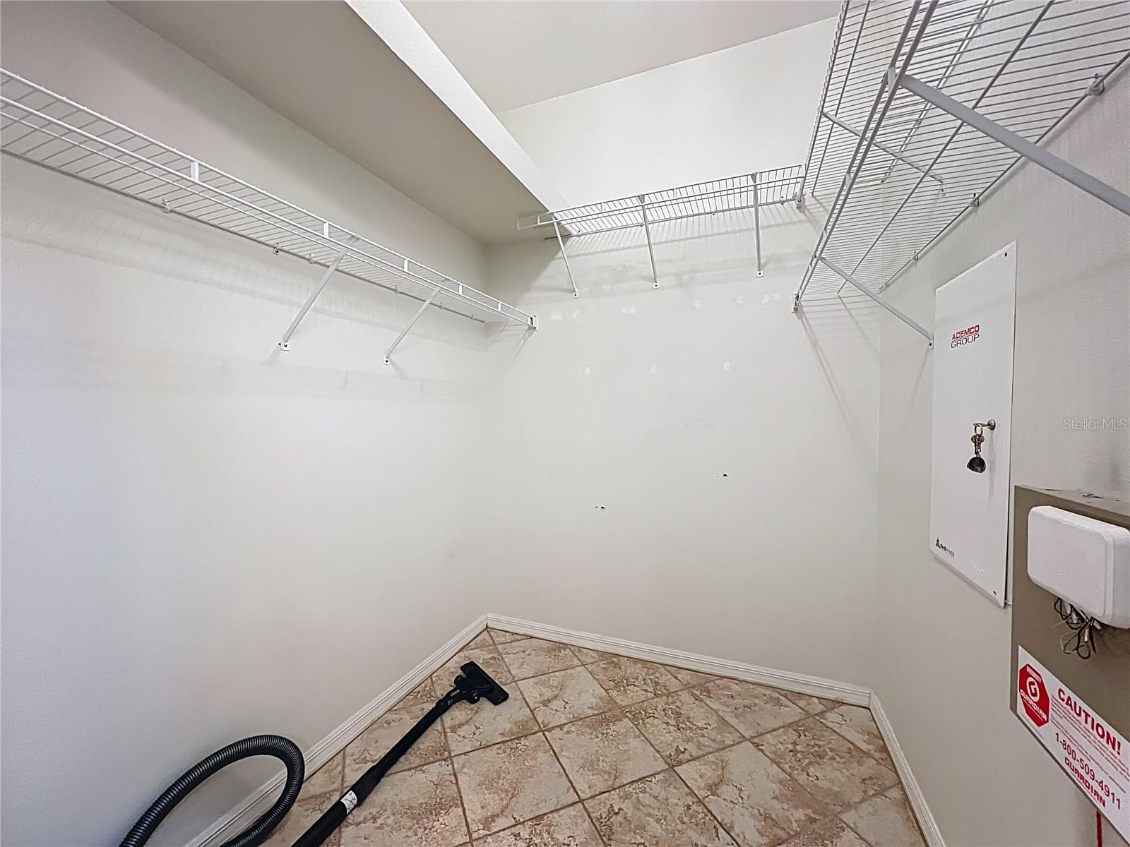 Image 32 of 52 For 15733 Phoebepark Avenue