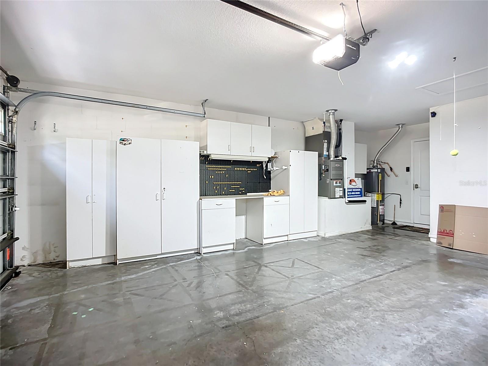 Image 37 of 52 For 15733 Phoebepark Avenue