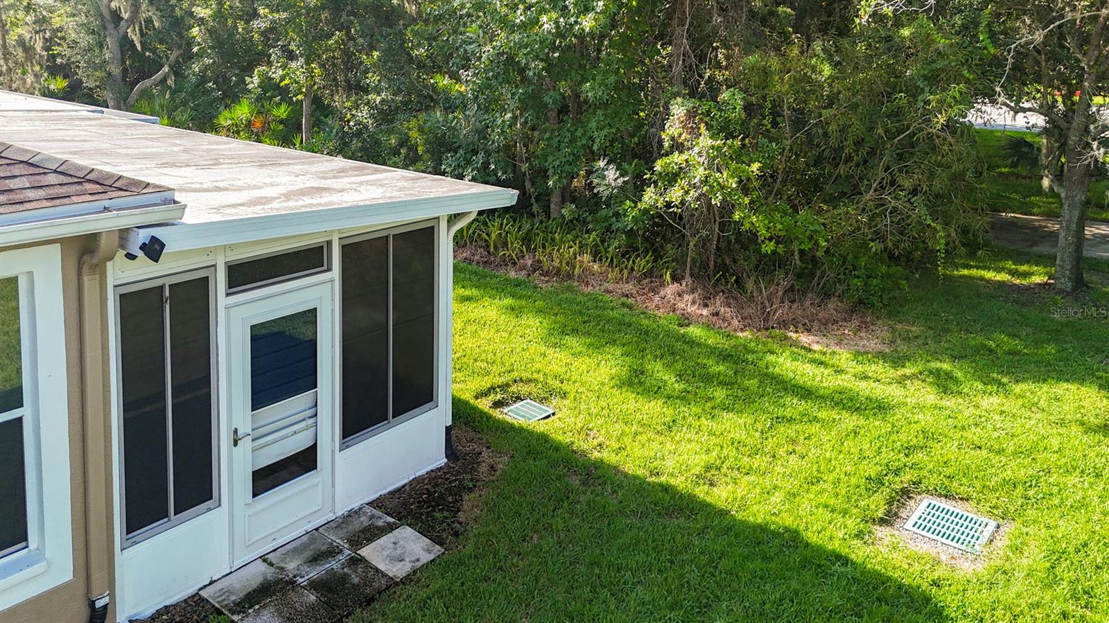 Image 42 of 52 For 15733 Phoebepark Avenue