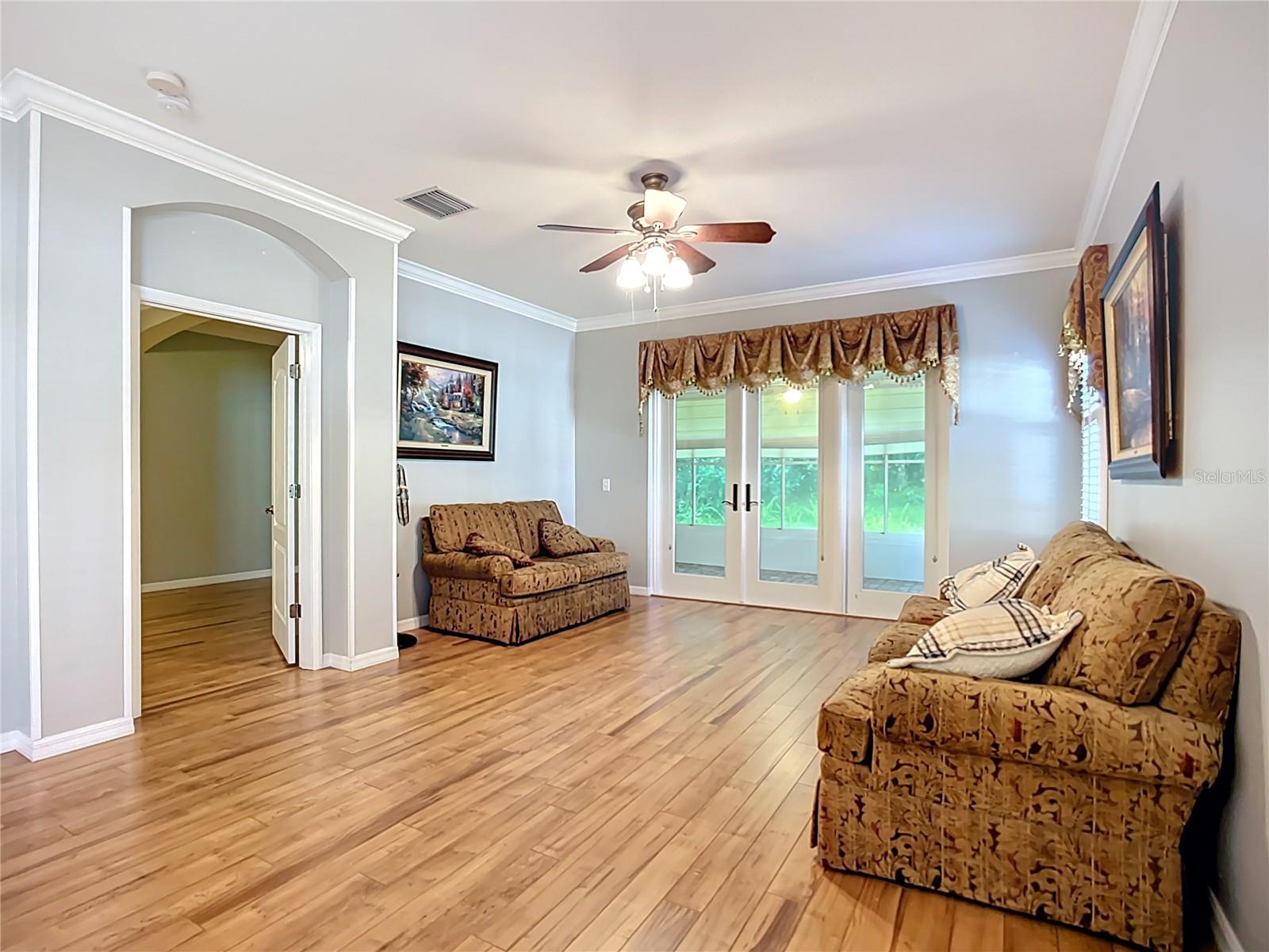 Image 5 of 52 For 15733 Phoebepark Avenue