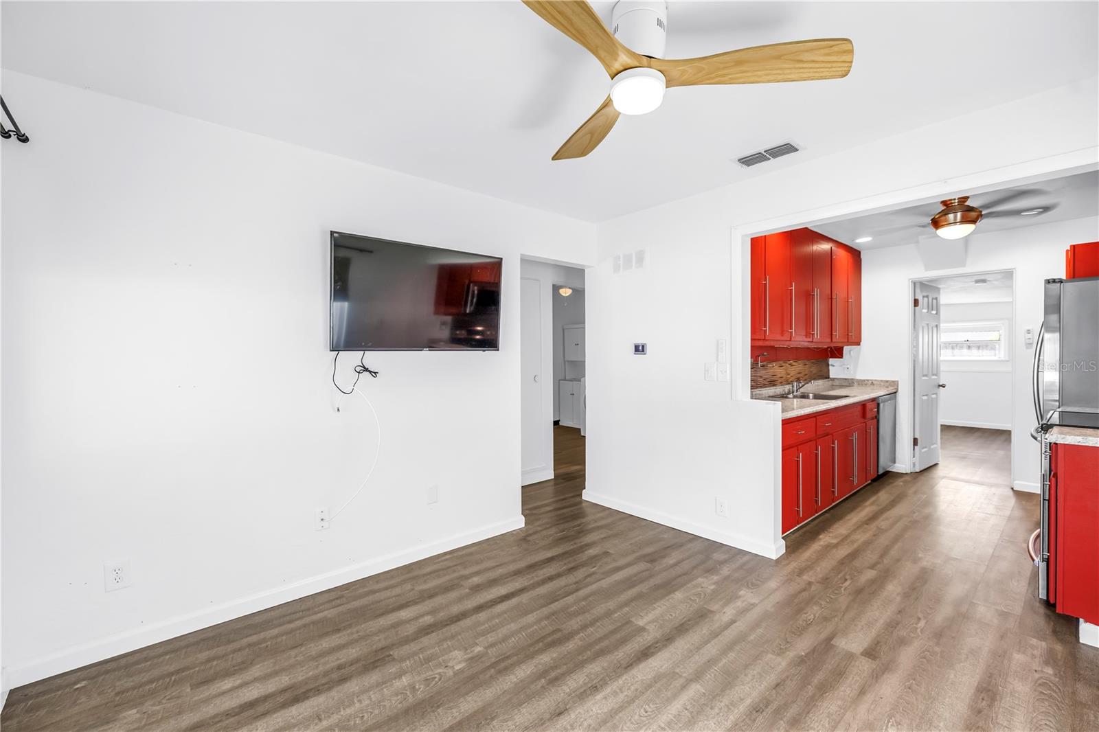 Image 10 of 48 For 3521 Ithaca Street N