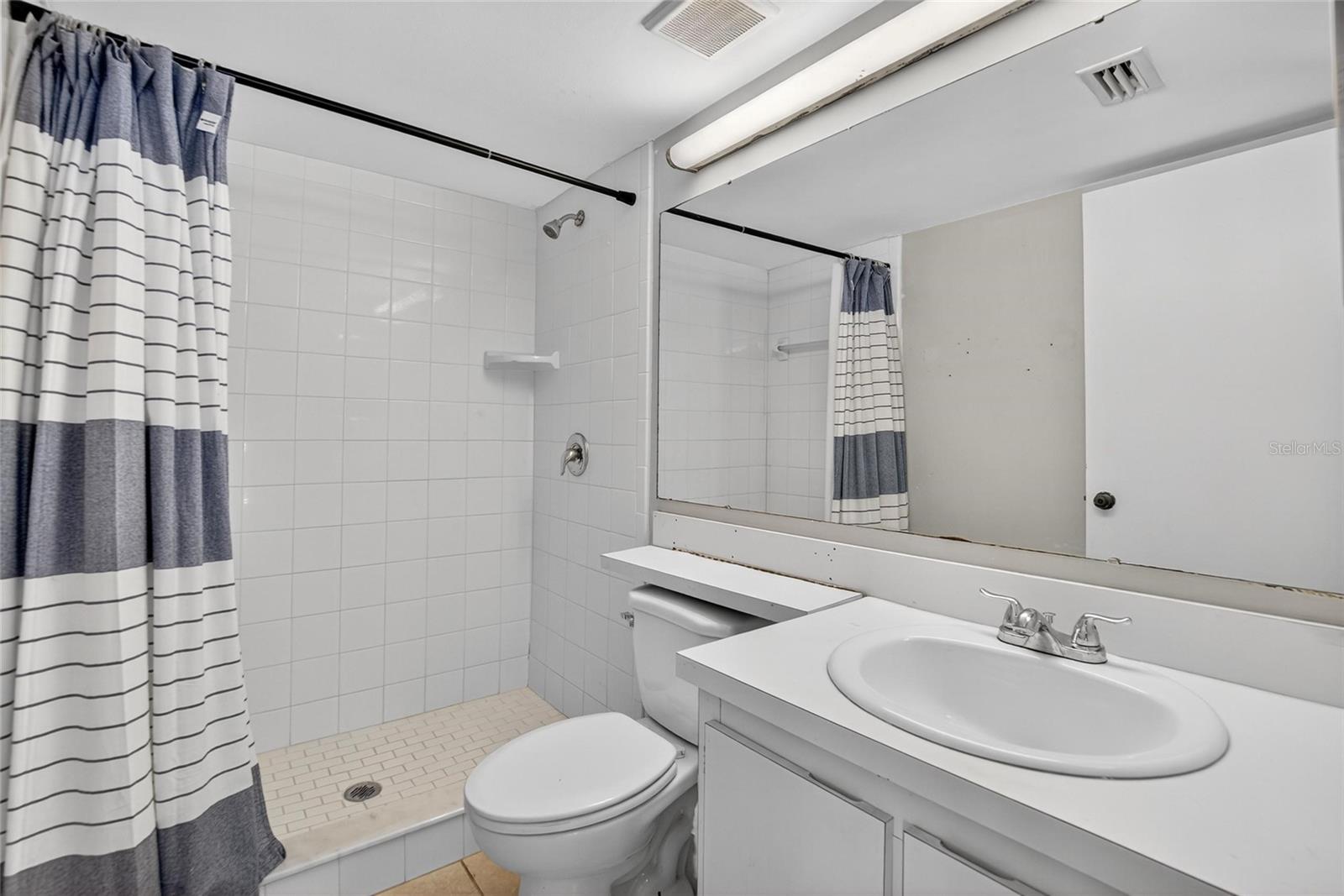 Image 18 of 59 For 1225 Pine Ridge Circle W A2