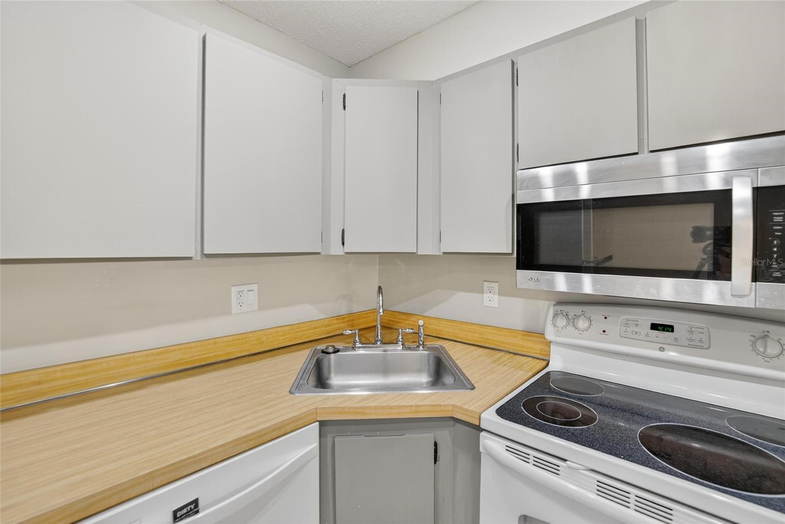 Image 38 of 59 For 1225 Pine Ridge Circle W A2