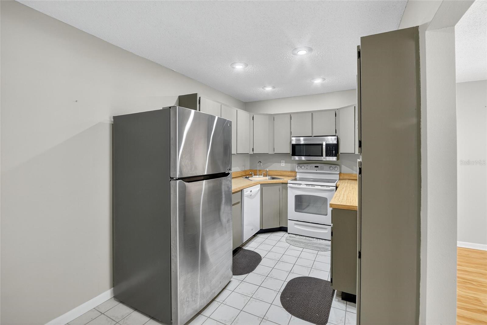 Image 42 of 59 For 1225 Pine Ridge Circle W A2
