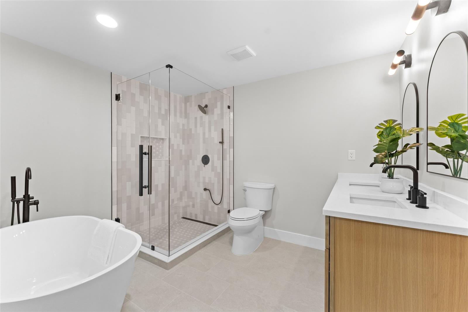 Image 16 of 37 For 851 37th Avenue S