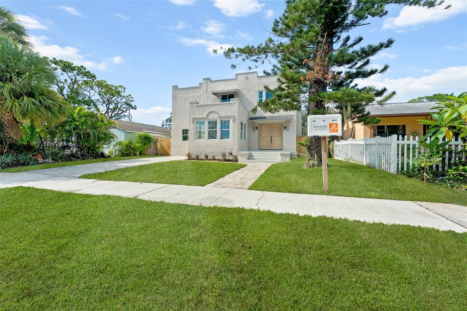 Image 2 of 37 For 851 37th Avenue S