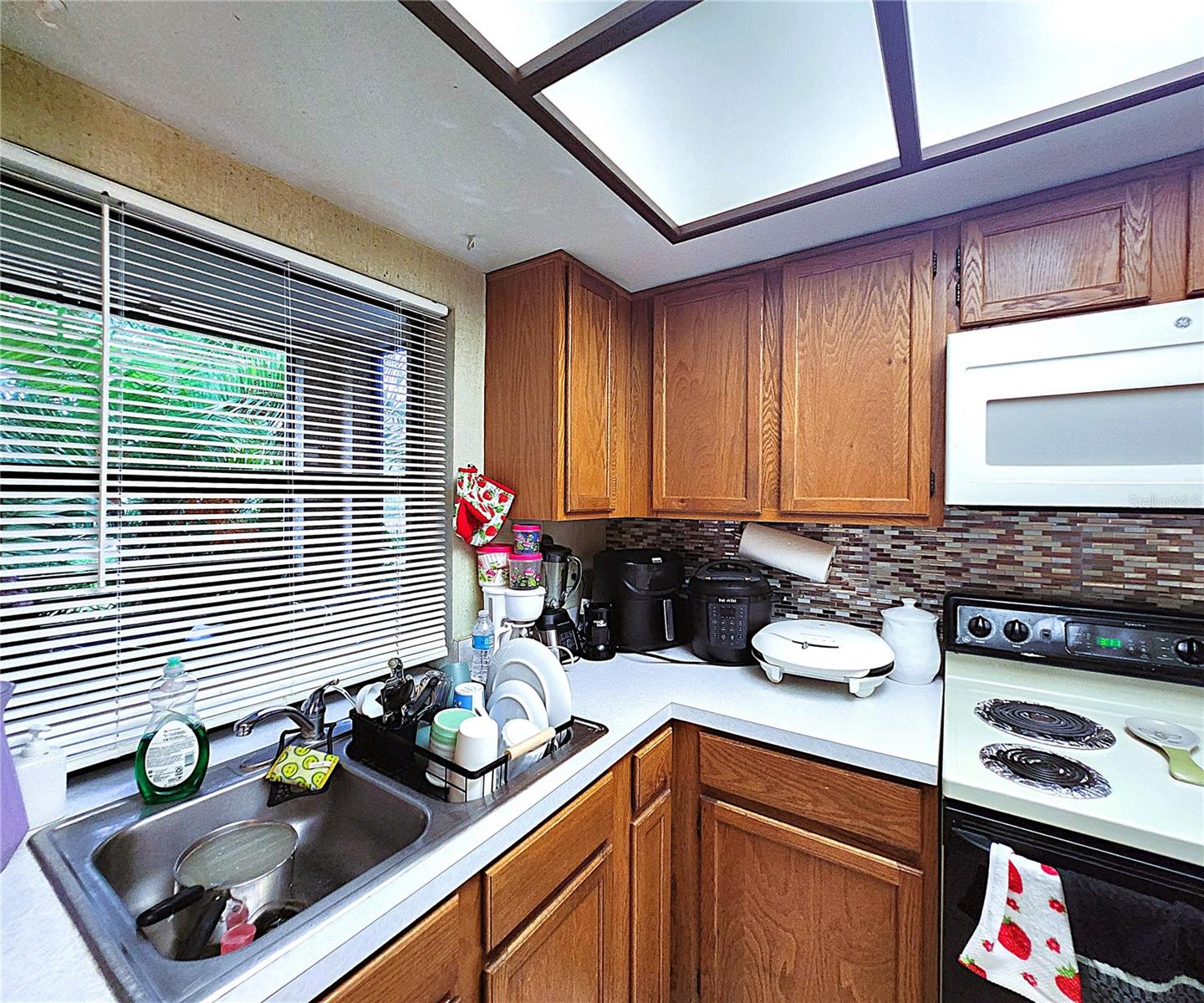 Image 17 of 26 For 13602 Village Drive 1209