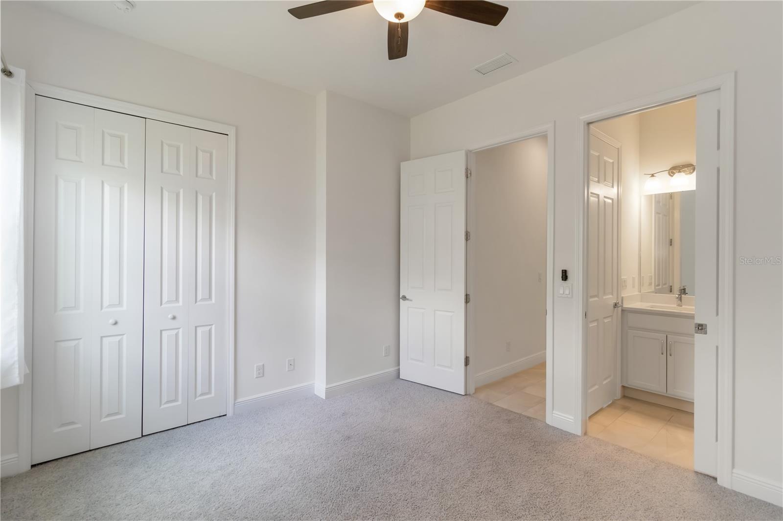 Image 22 of 41 For 15909 39th Glen E