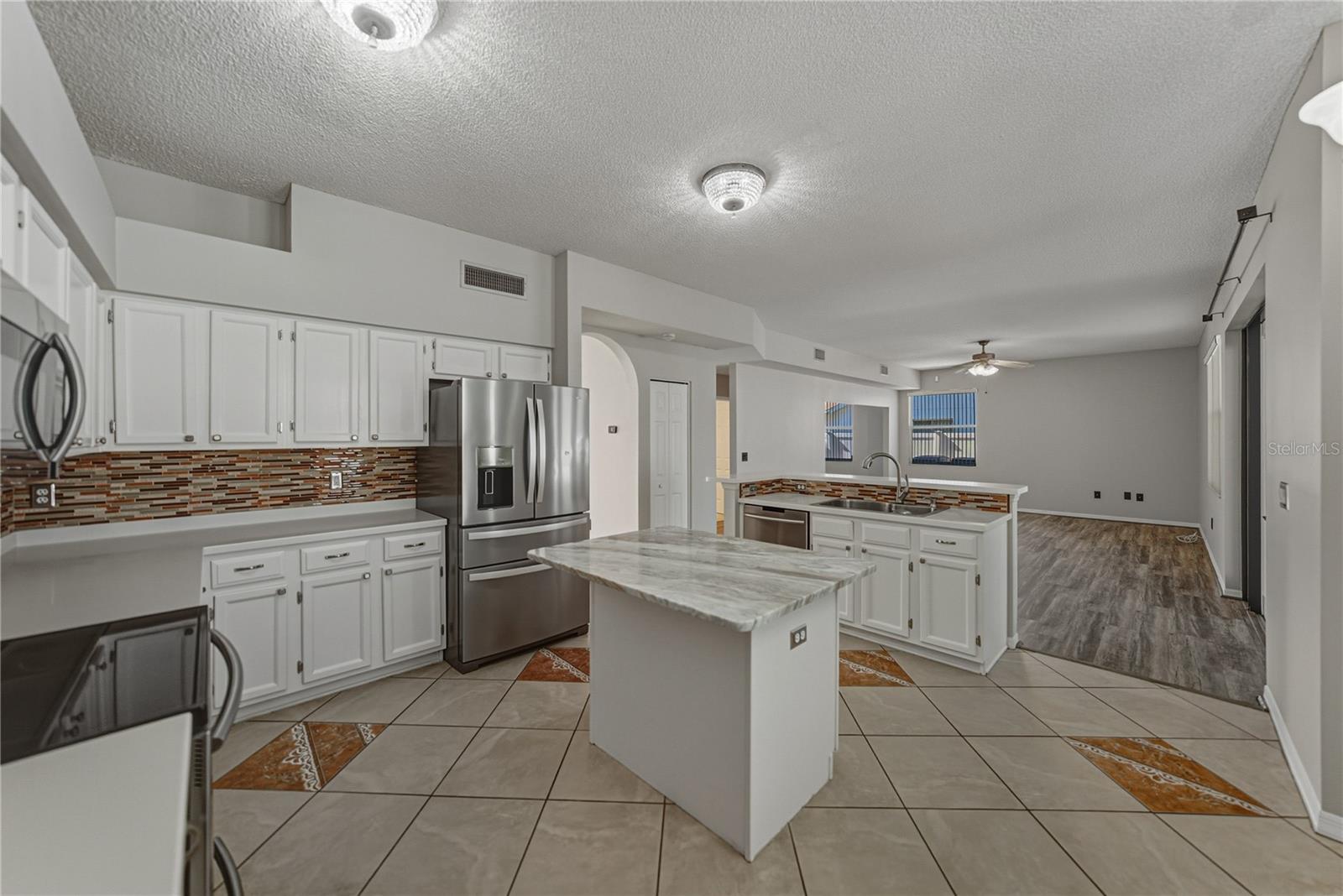 Image 16 of 71 For 1751 Split Fork Drive