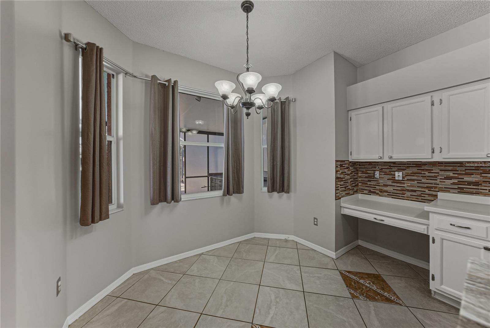 Image 19 of 71 For 1751 Split Fork Drive