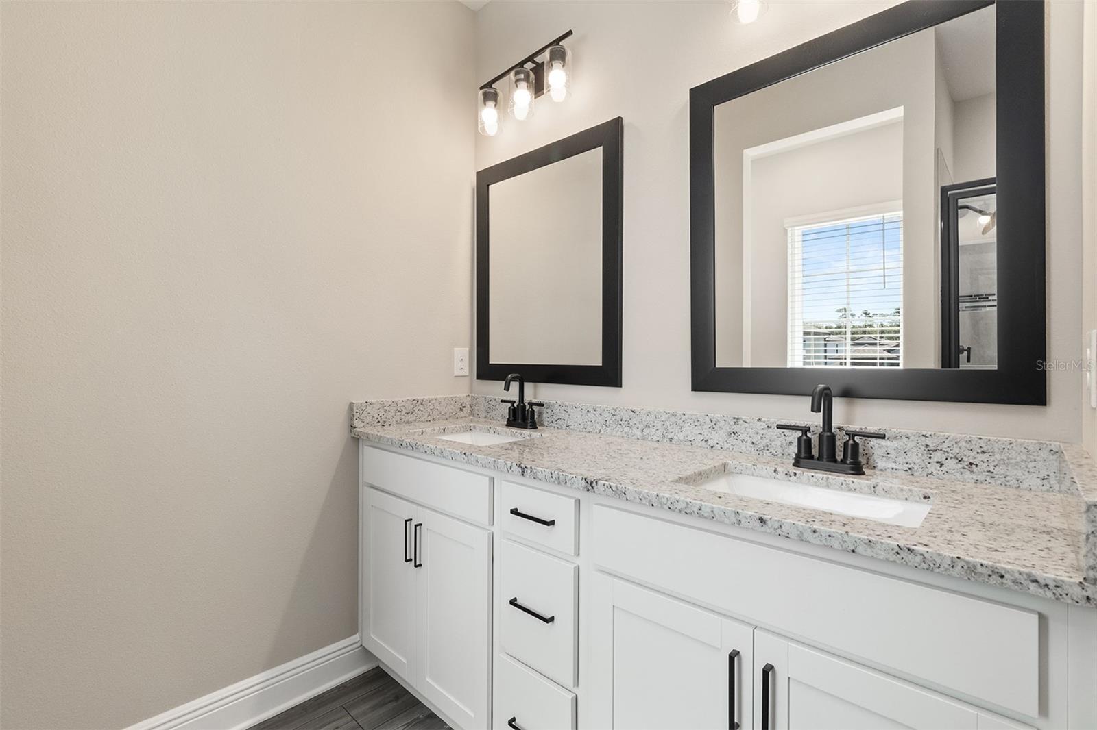 Image 5 of 7 For 7669 Somersworth Drive