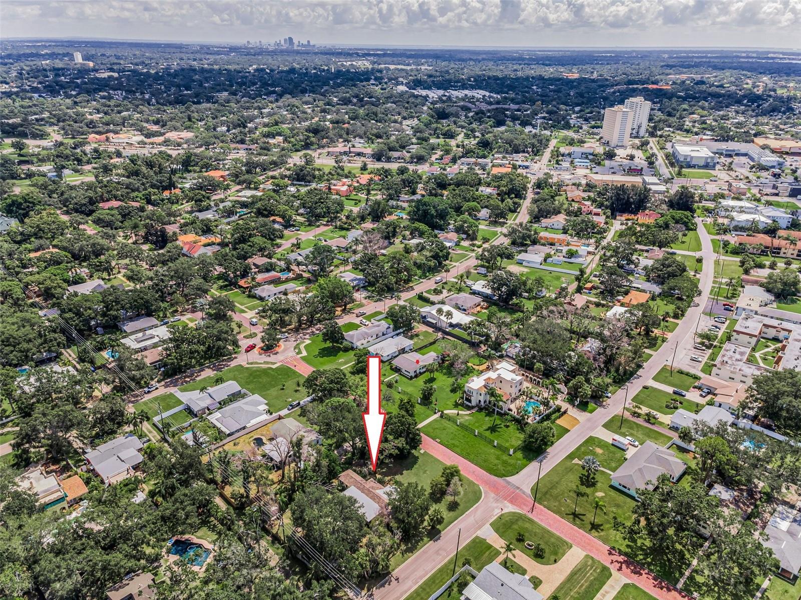 Image 15 of 16 For 645 Villagrande Avenue S