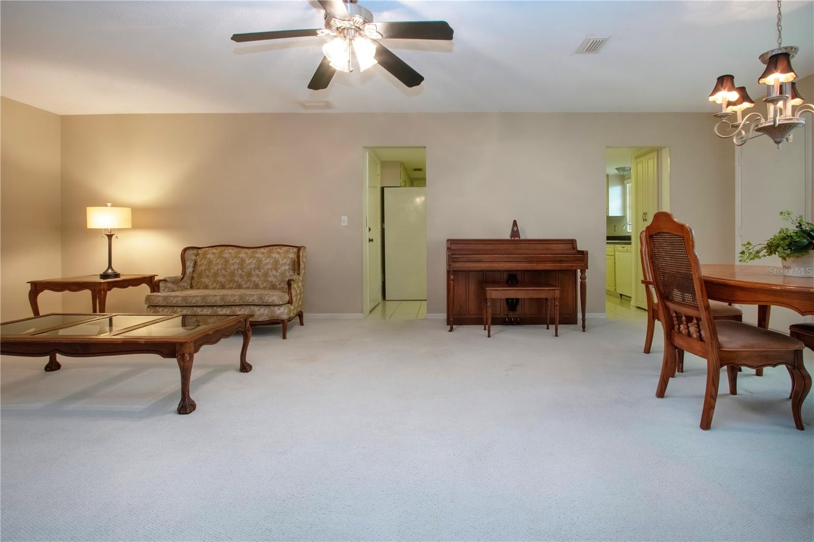 Image 10 of 45 For 2204 Hartlebury Way 460