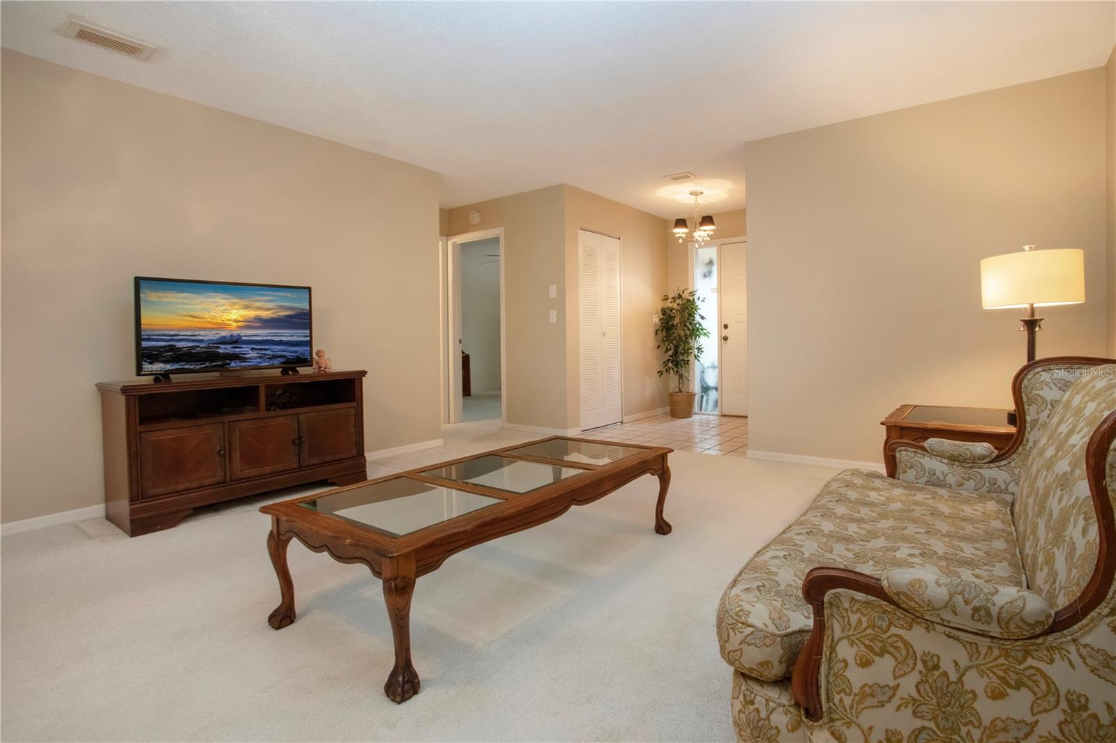 Image 11 of 45 For 2204 Hartlebury Way 460