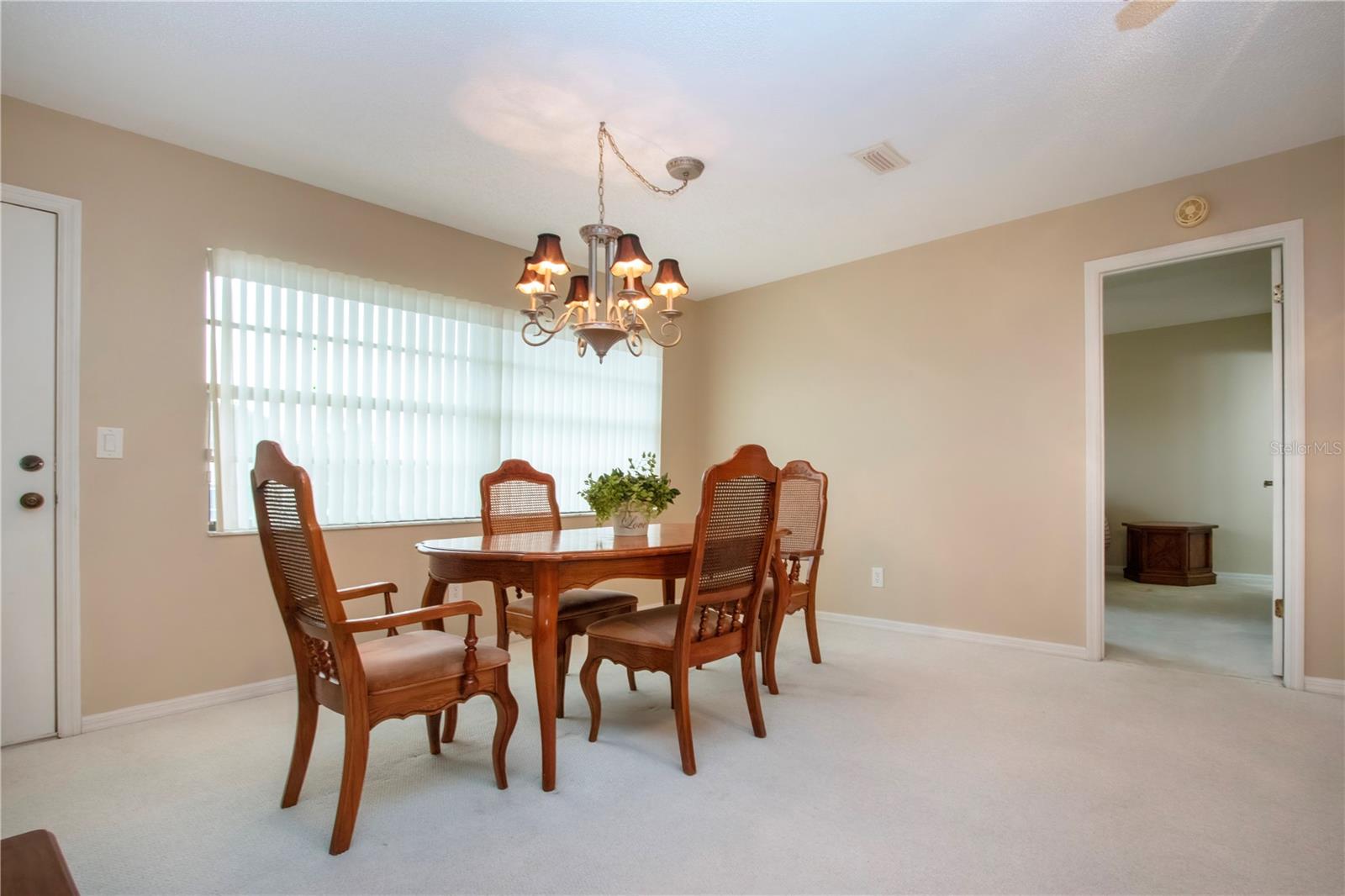 Image 12 of 45 For 2204 Hartlebury Way 460