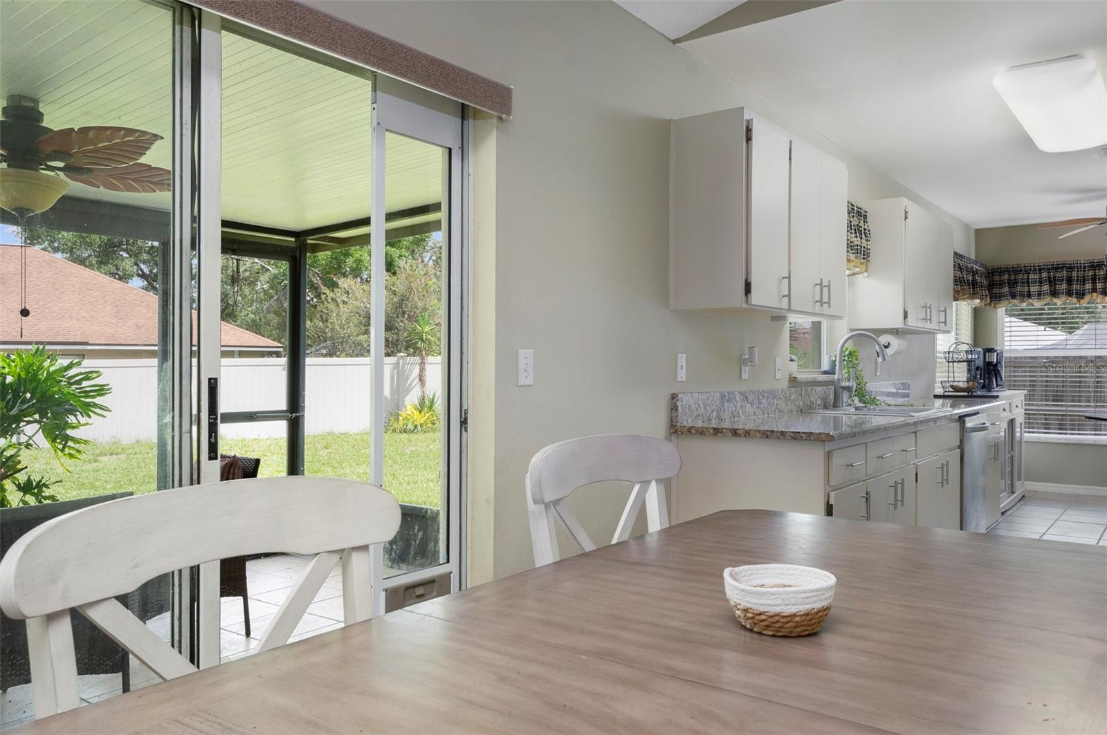 Listing photo id 9 for 1052 Malletwood Drive