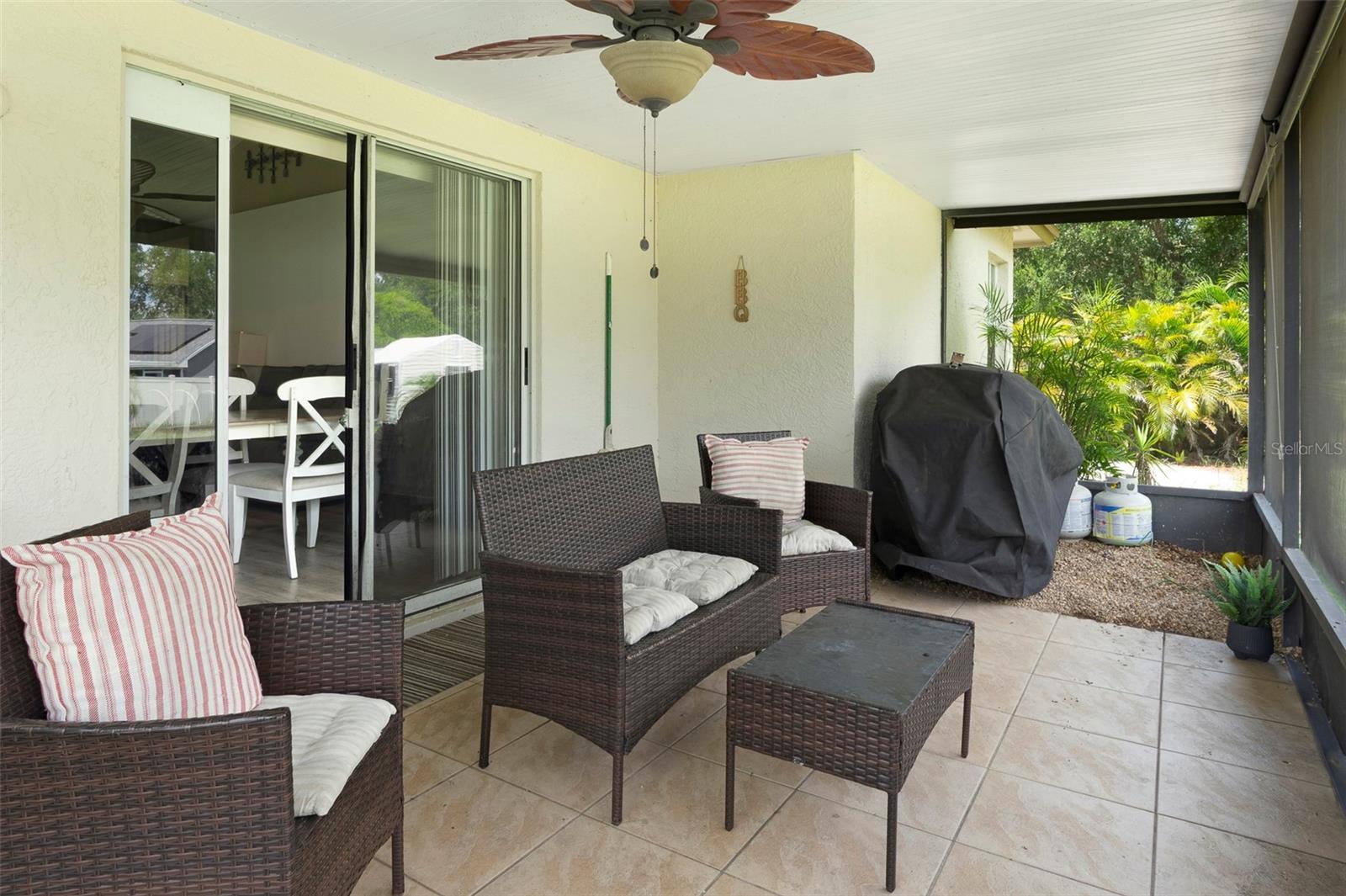 Listing photo id 21 for 1052 Malletwood Drive