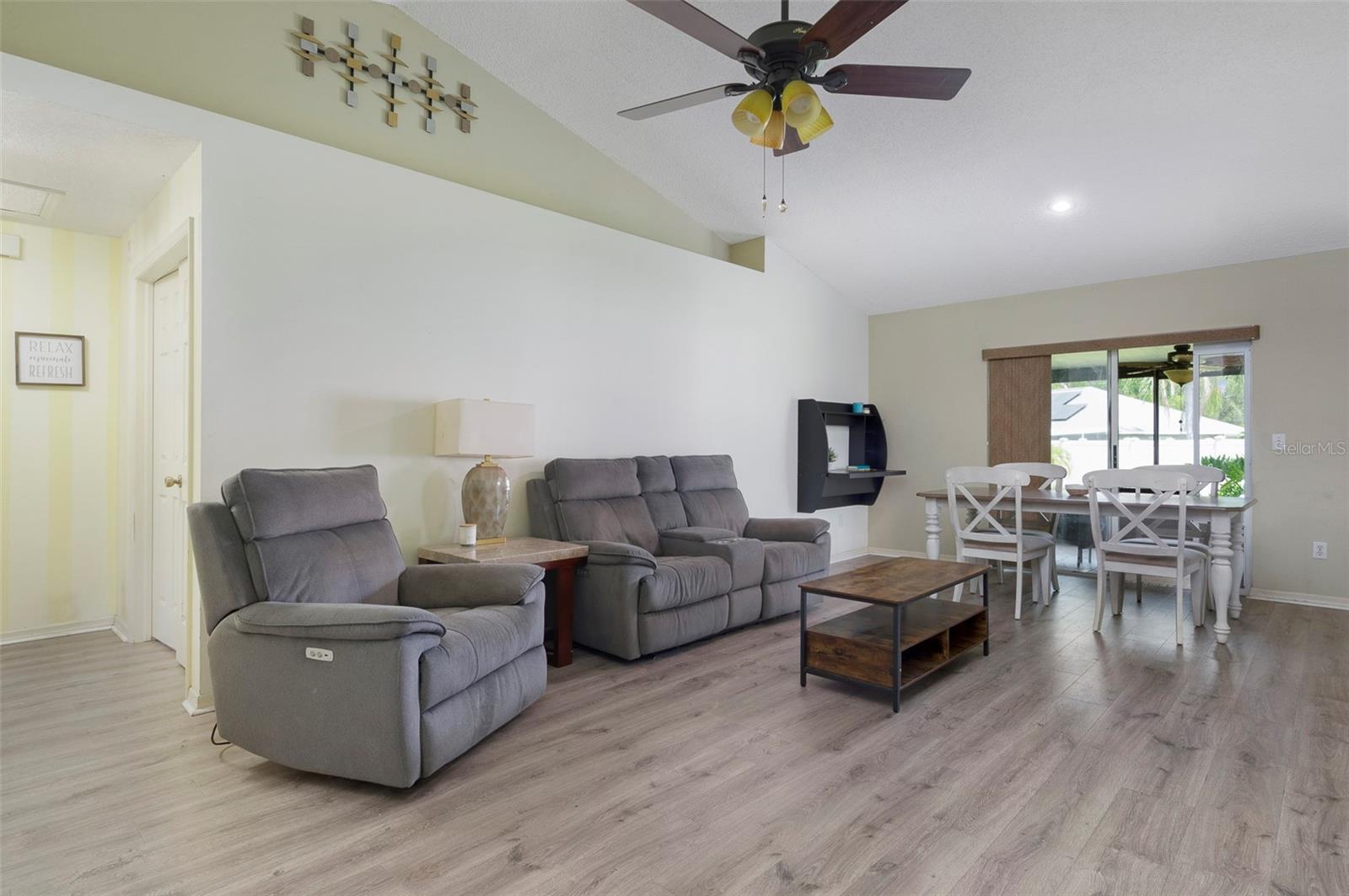 Listing photo id 23 for 1052 Malletwood Drive