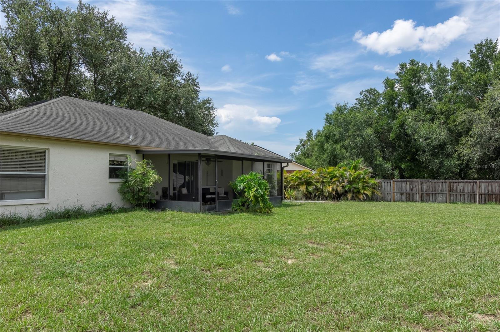 Listing photo id 28 for 1052 Malletwood Drive