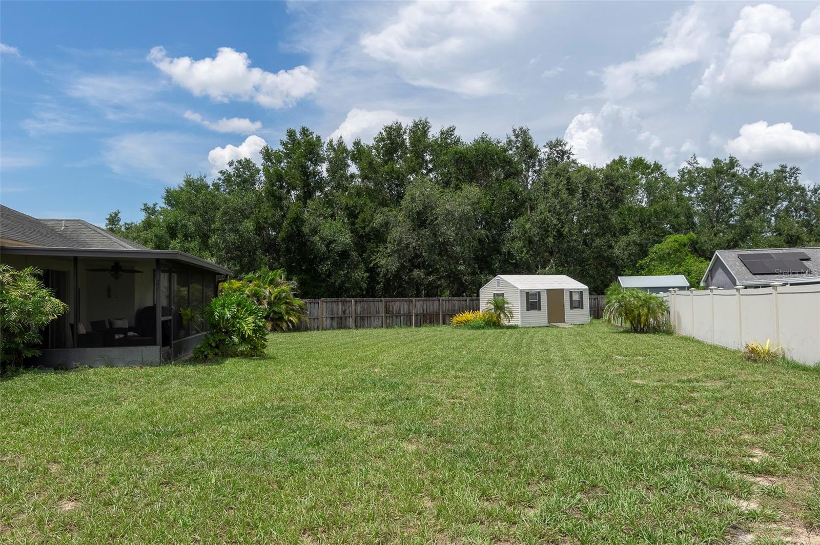 Listing photo id 4 for 1052 Malletwood Drive