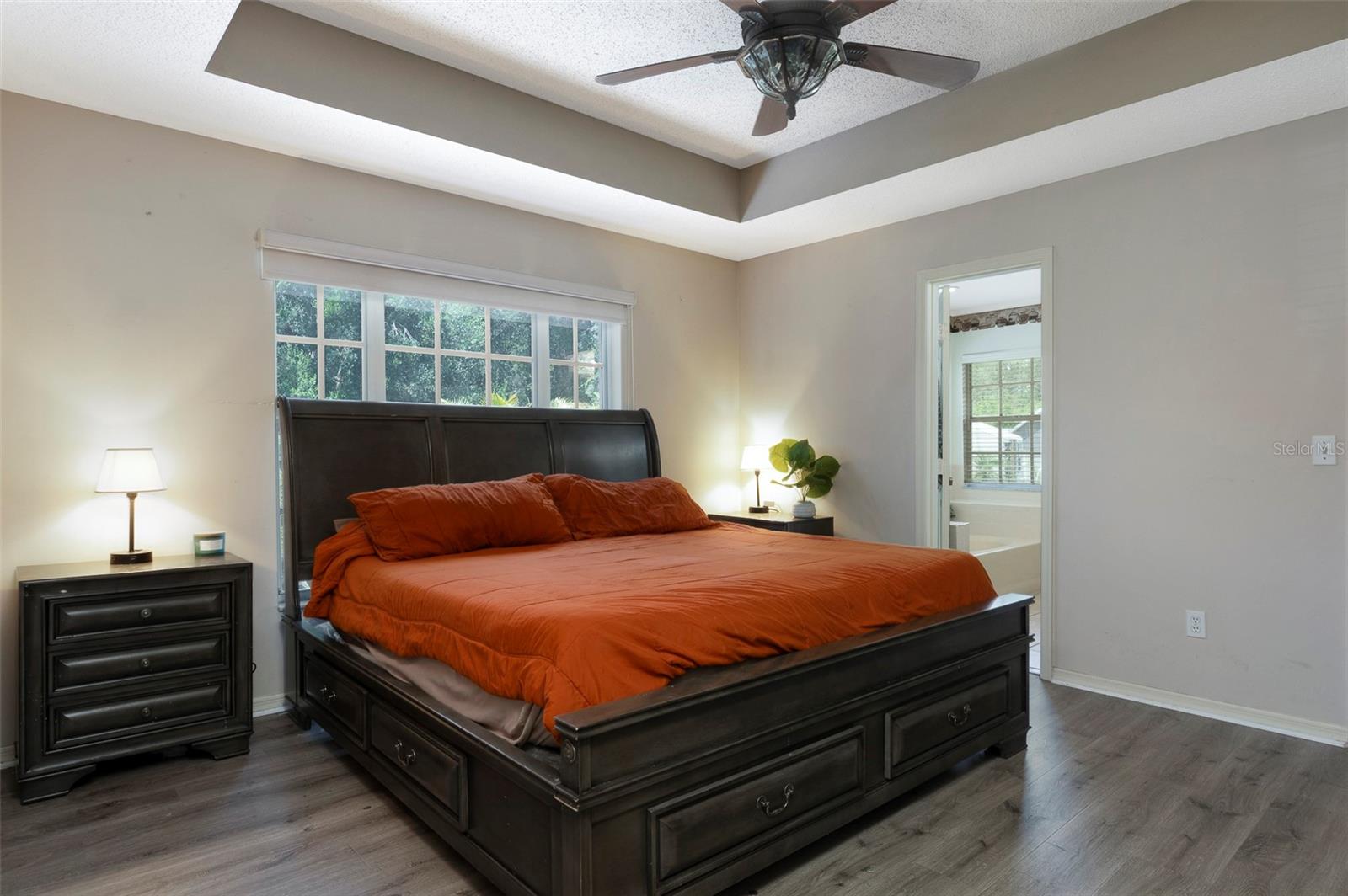 Listing photo id 7 for 1052 Malletwood Drive