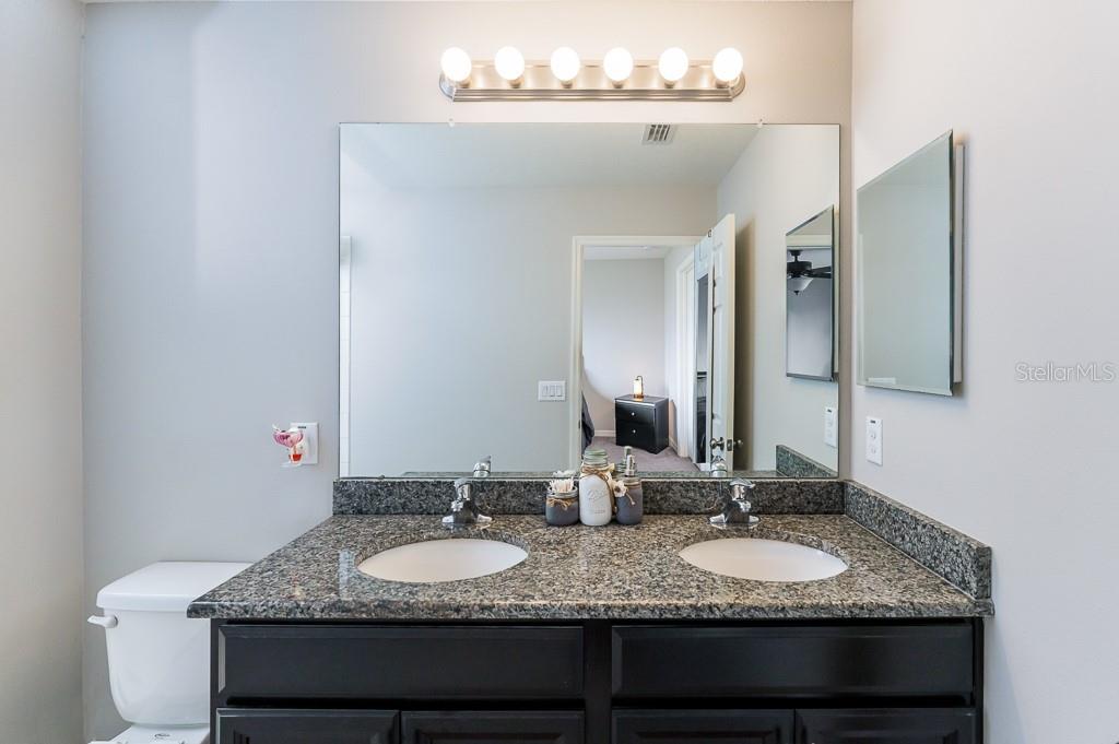 Image 17 of 26 For 7112 Summer Holly Place