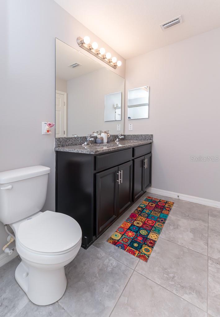 Image 18 of 26 For 7112 Summer Holly Place
