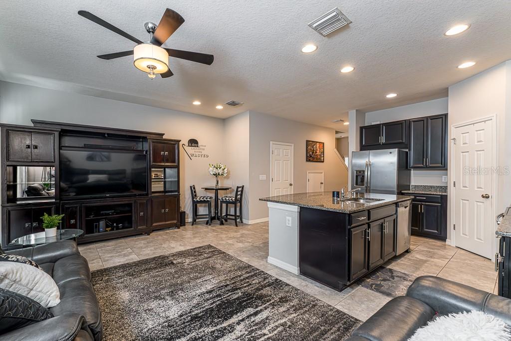Image 4 of 26 For 7112 Summer Holly Place