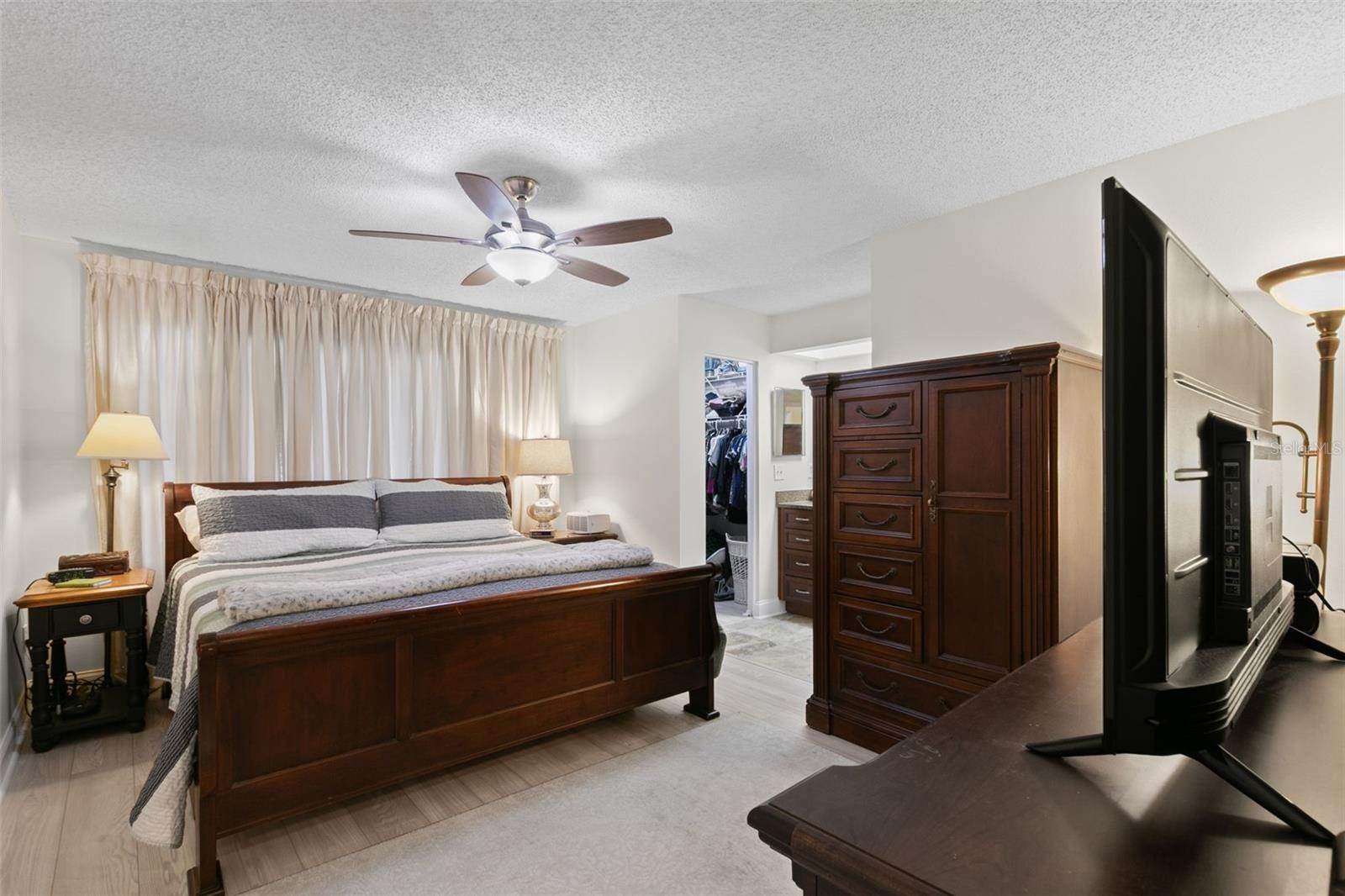Image 14 of 31 For 3412 Masters Drive N 3412