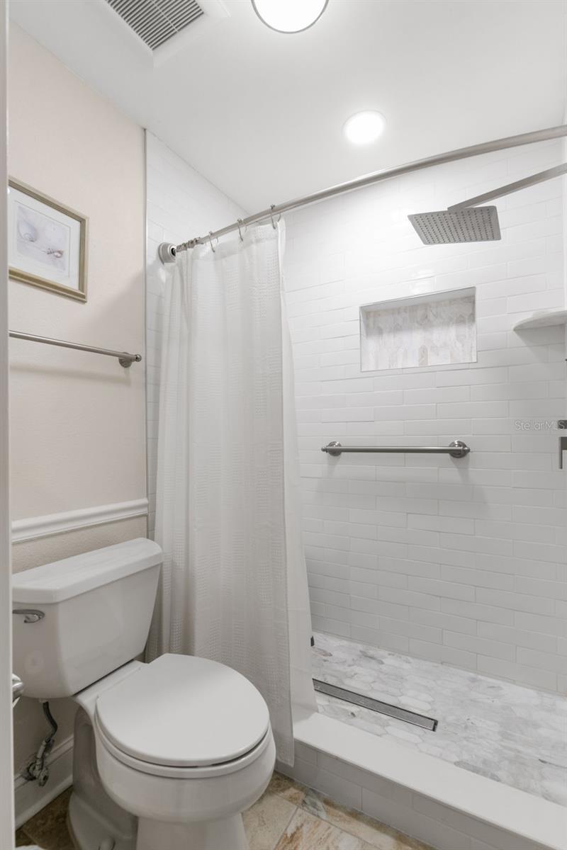 Image 17 of 31 For 3412 Masters Drive N 3412