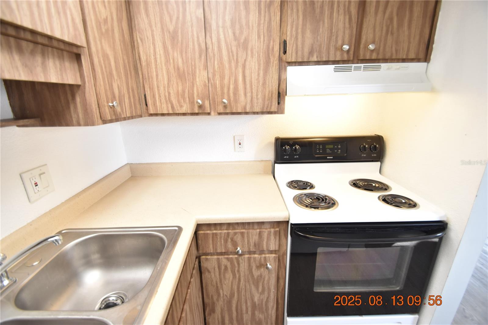 Image 12 of 18 For 304 Danube Avenue 10