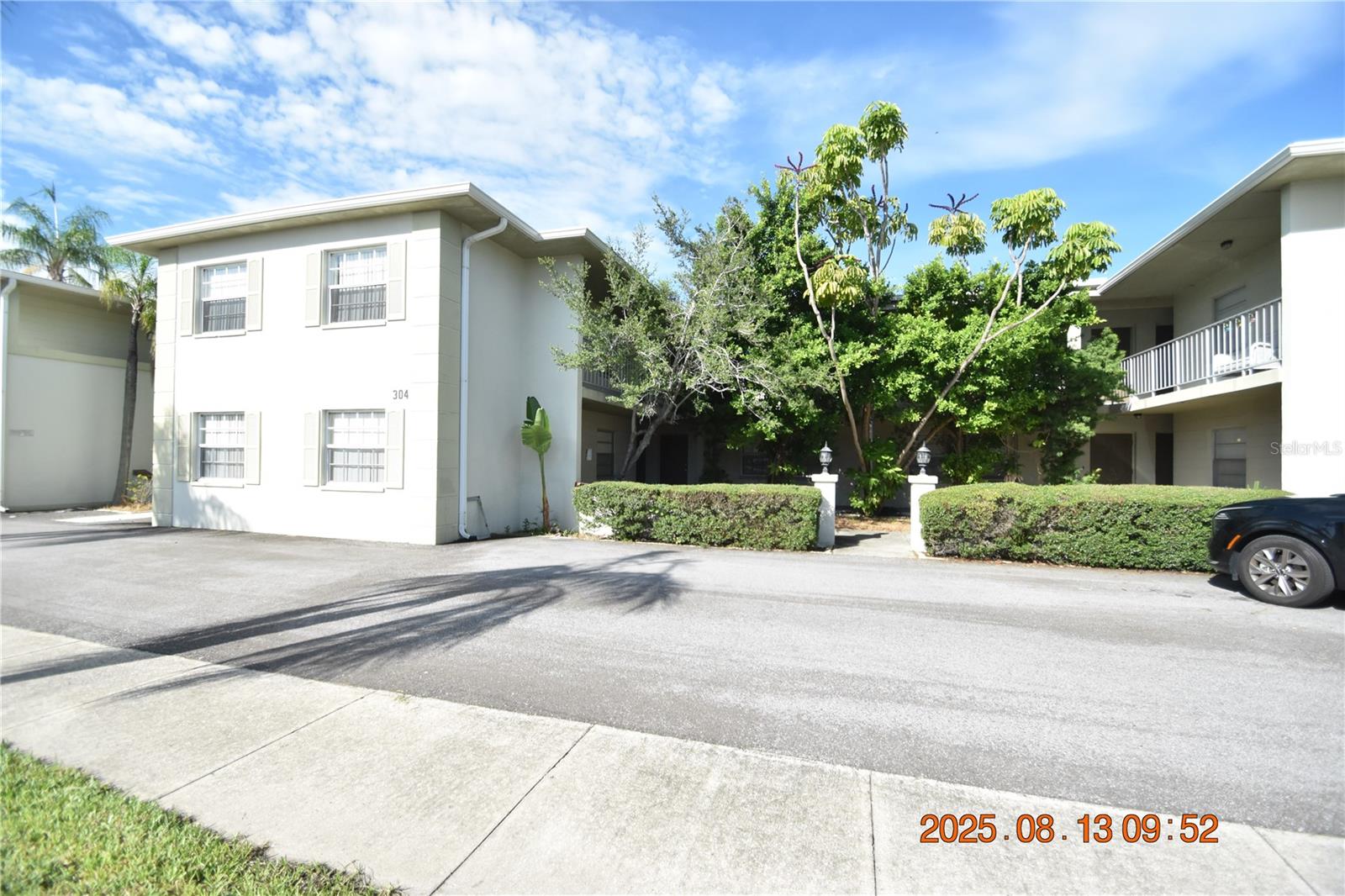 Image 2 of 18 For 304 Danube Avenue 10