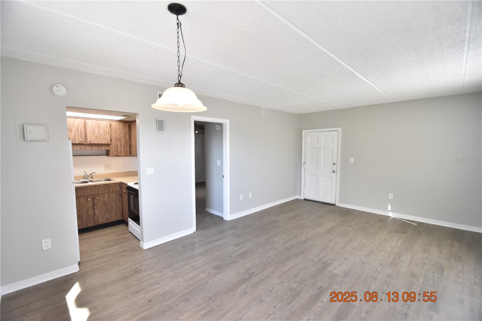 Image 9 of 18 For 304 Danube Avenue 10