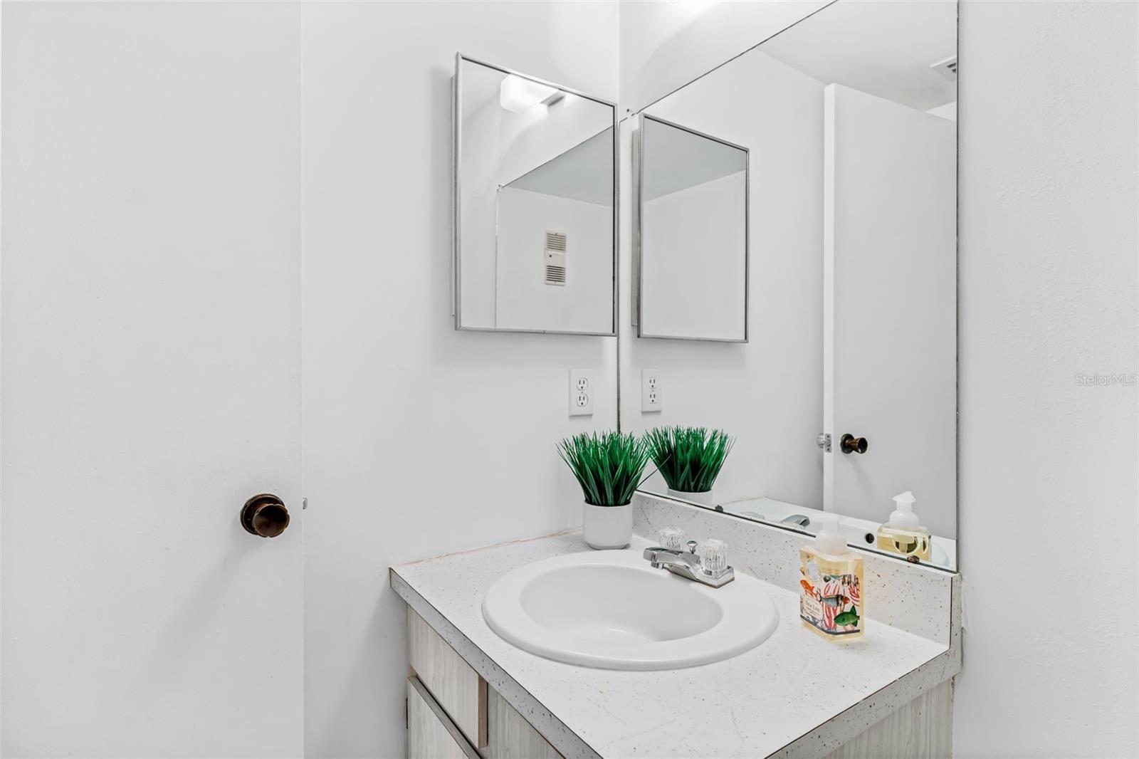 Image 33 of 40 For 14130 Rosemary Lane 5114