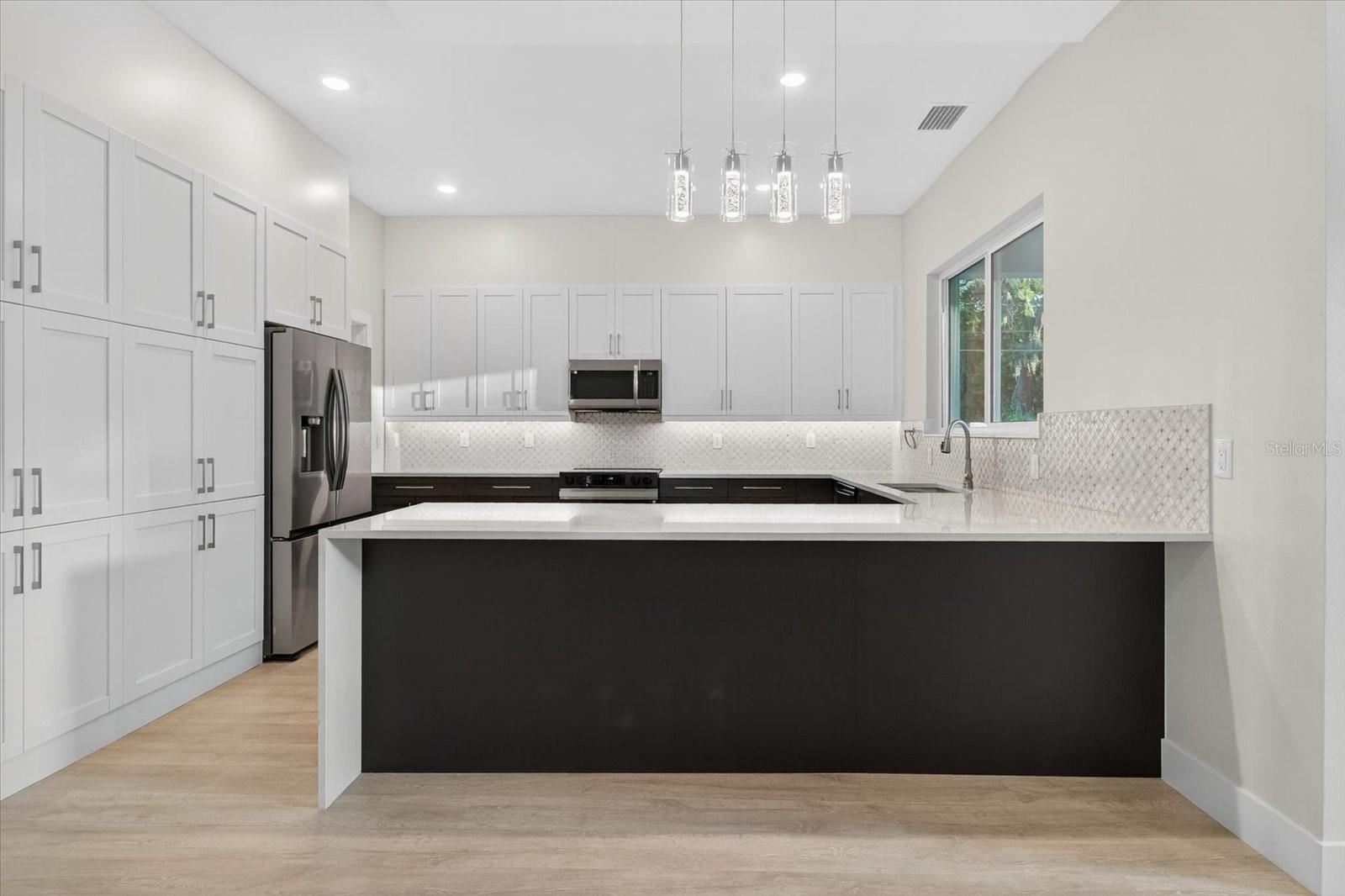 Image 26 of 96 For 207 Athens Street