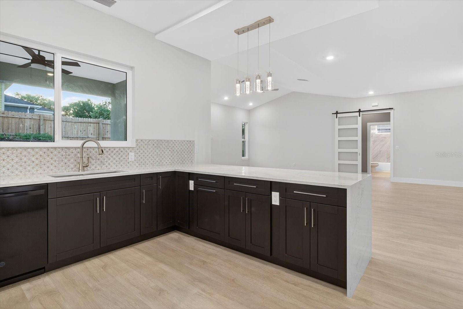 Image 29 of 96 For 207 Athens Street