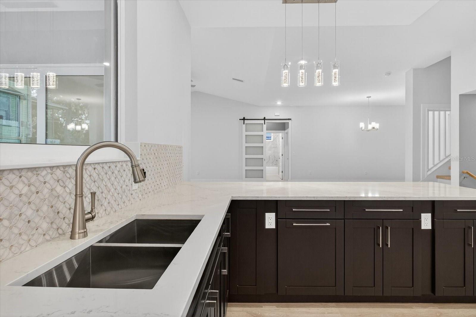 Image 31 of 96 For 207 Athens Street