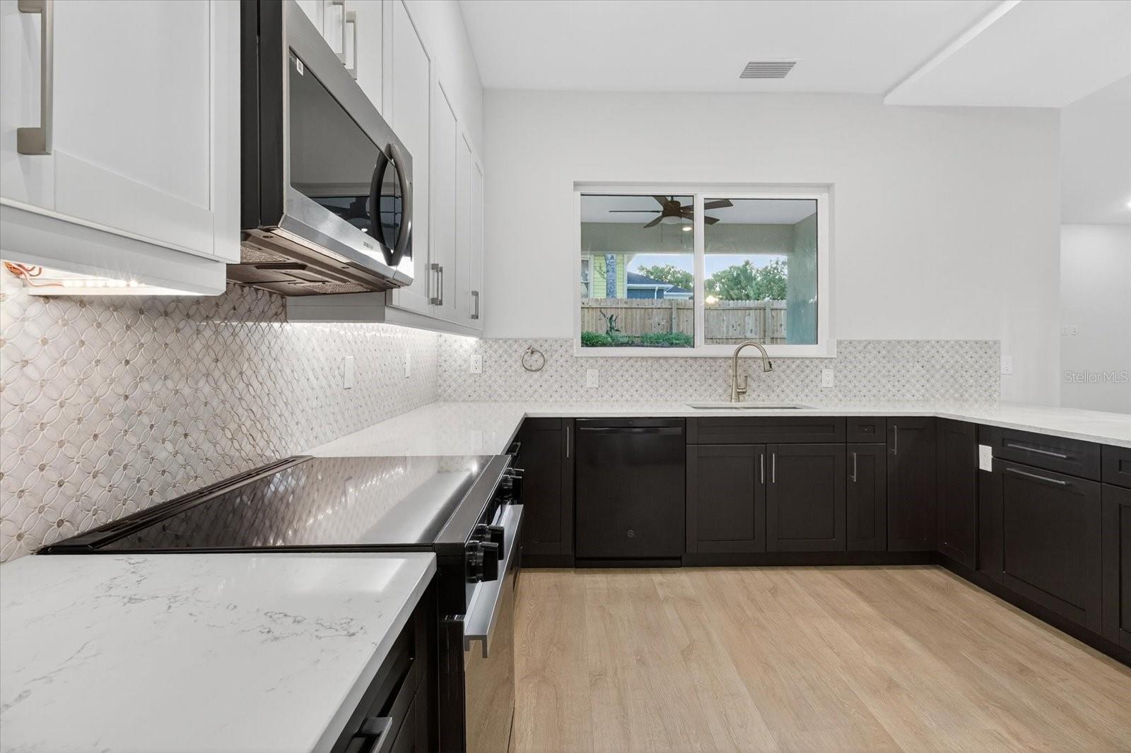 Image 33 of 96 For 207 Athens Street