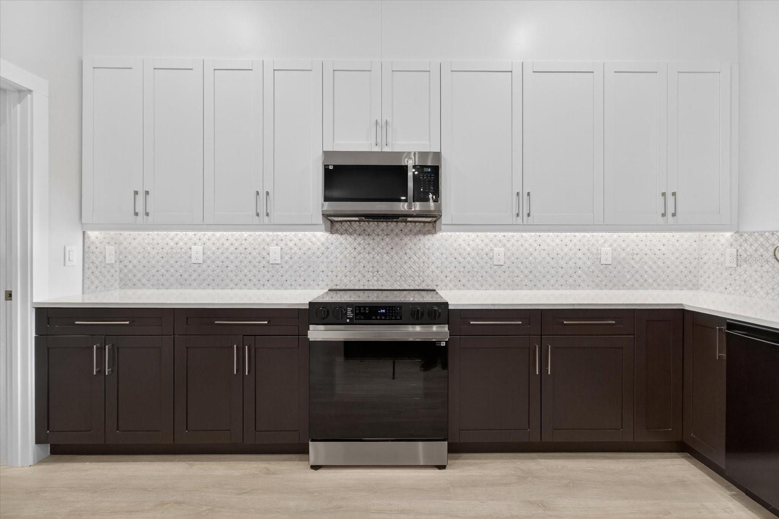 Image 35 of 96 For 207 Athens Street