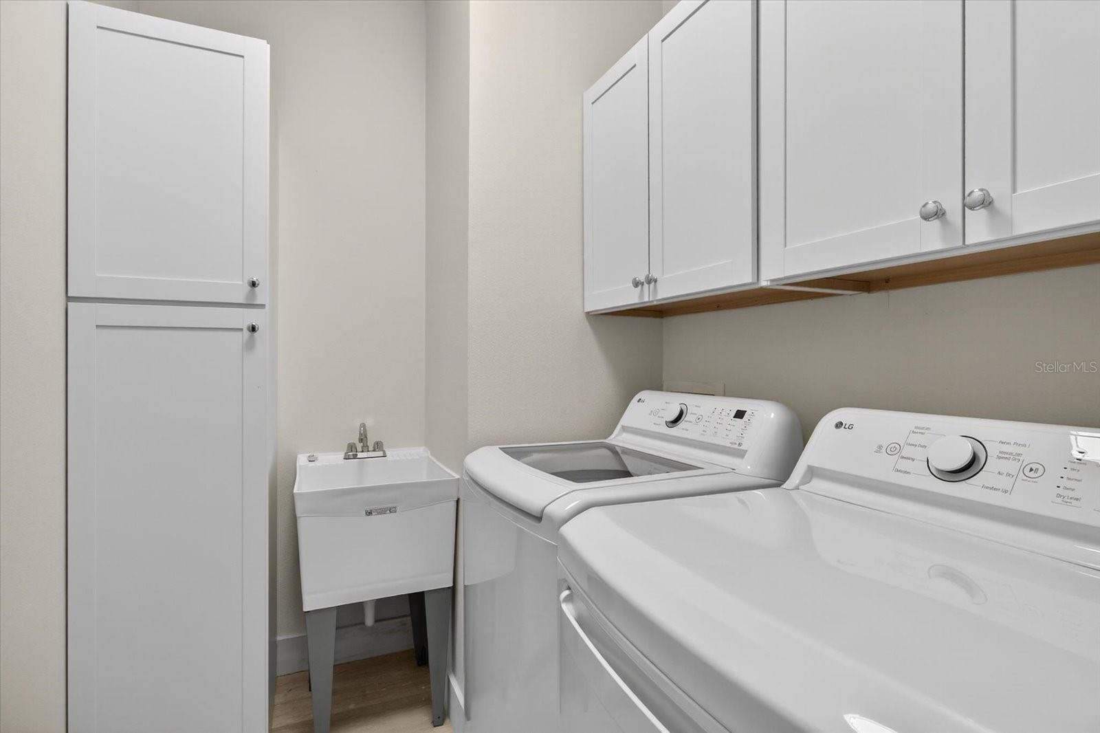 Image 68 of 96 For 207 Athens Street