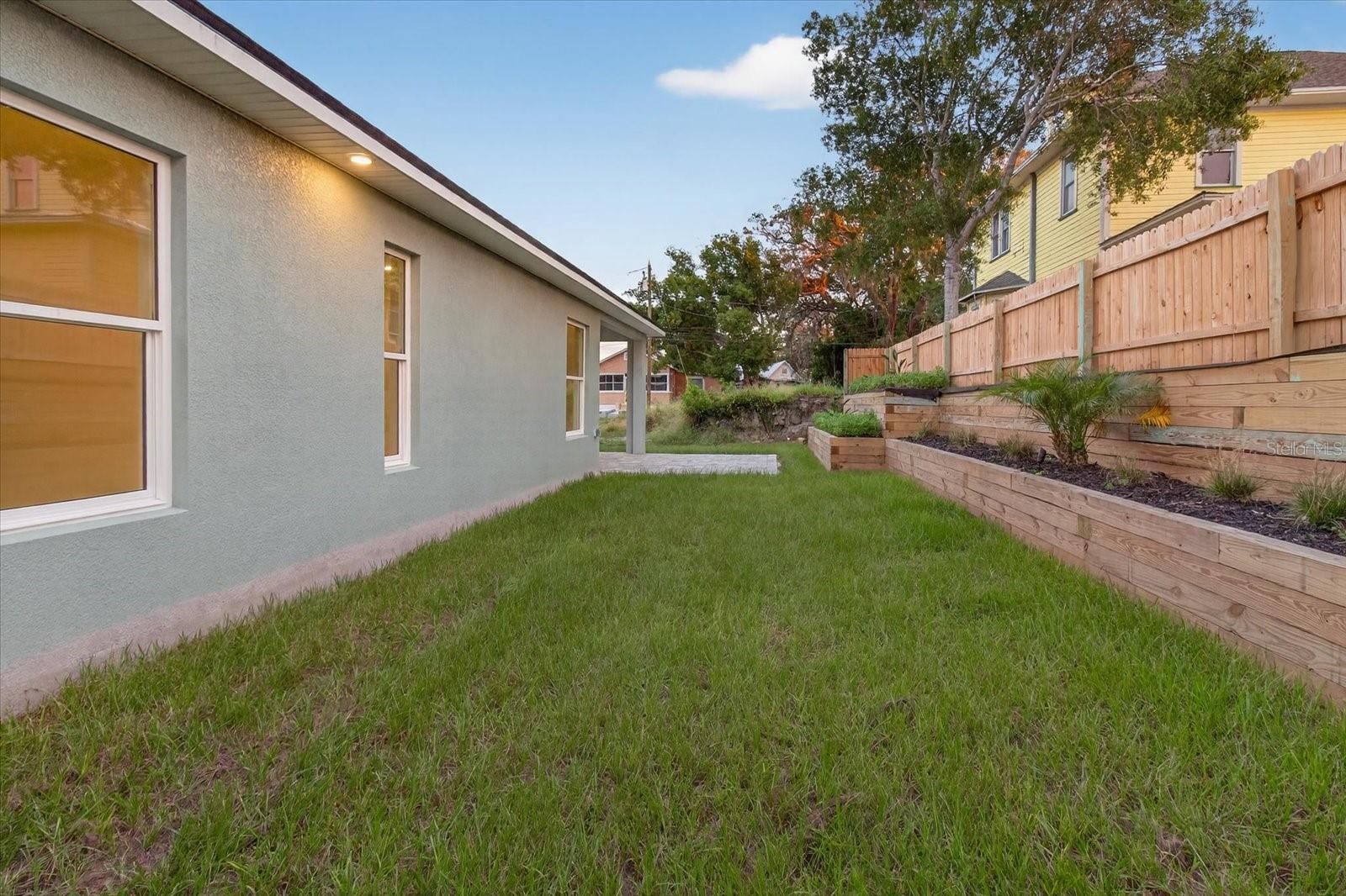 Image 77 of 96 For 207 Athens Street