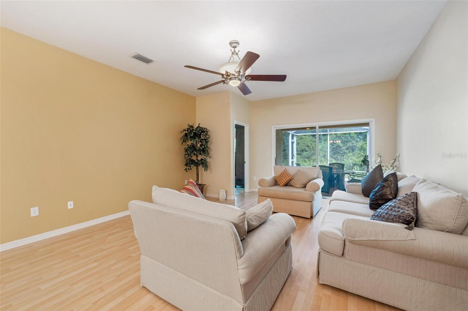 Image 6 of 36 For 1236 Bensbrooke Drive