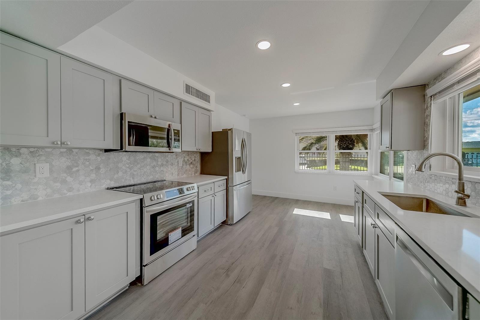 Image 30 of 74 For 110 21st Street